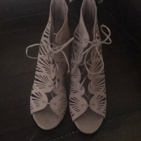 ALDO HEELS - Picture 3 of 5